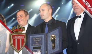 Embedded thumbnail for Iniesta recibe el Golden Fútbol Award 2014 a Monaco